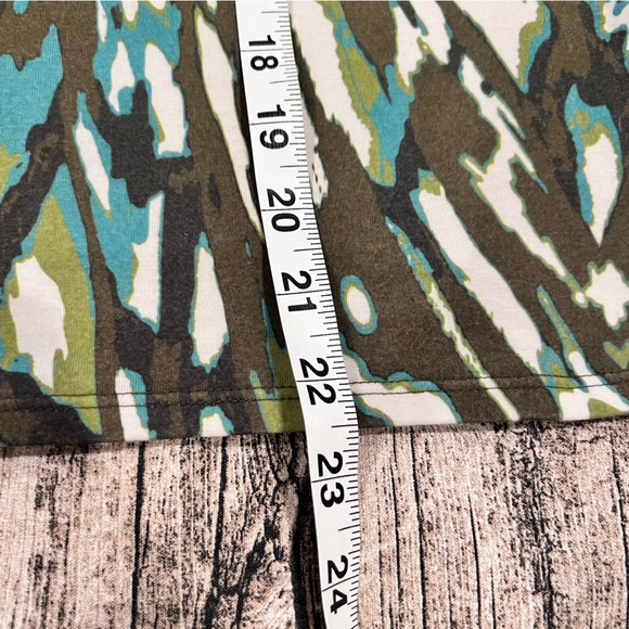 Prana Graphic Print shelf bra tank with strappy back size medium - Picture 8 of 8